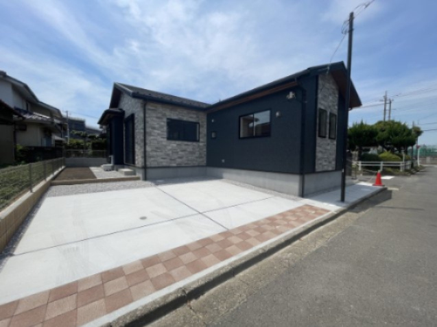 新築戸建・建売　熊谷市広瀬　BLOOMING GARDEN　全1棟の駐車場|カースペース並列2台駐車可能！