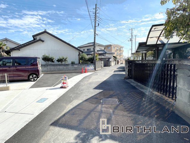 新築戸建・建売　本庄市東台1丁目　Blooming Garden　全2棟の前面道路含む現地写真|閑静な住宅街の一角なので交通量も少なく安心して生活できる環境です！