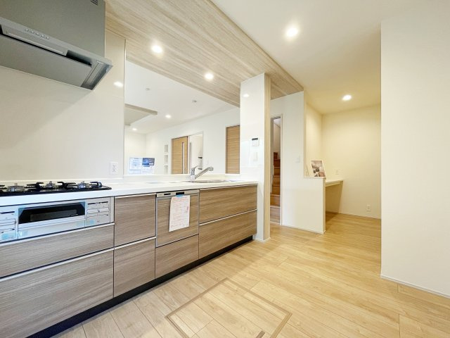 新築戸建・建売　本庄市東台1丁目　Blooming Garden　全2棟の前面道路含む現地写真|完成内住宅街の一角にあり落ち着きのある生活が望めるエリア！