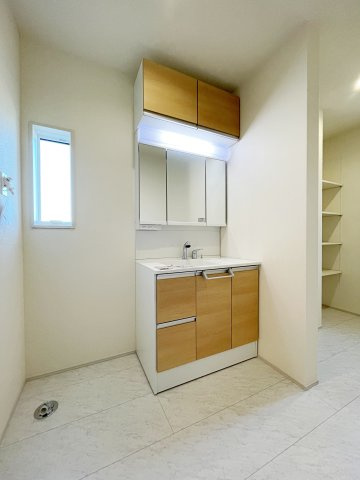 新築戸建・建売　本庄市東台1丁目　Blooming Garden　全2棟の前面道路含む現地写真|交通量も少なく安心してお過ごしいただけます。道路後退部分もありますので幅員が少し広がります！