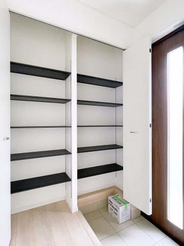 新築戸建・新築建売　神川町新里第4　Cradle Garden　全2棟の収納|可動棚付きなので物の大きさによって高さを変えられるので便利！