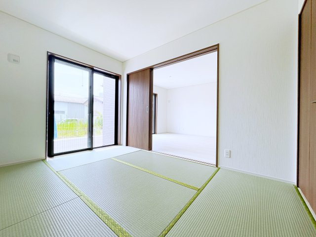 熊谷市上之　AiTOWN　全2邸の和室|用途に応じてアレンジのできる洋風も取り入れた和室！