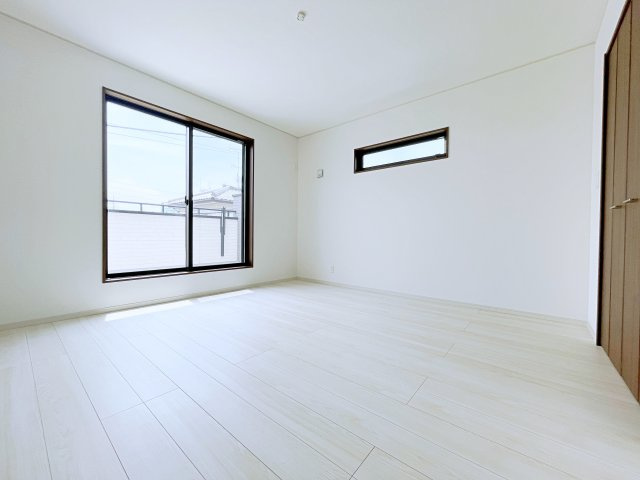 熊谷市上之　AiTOWN　全2邸の洋室|光と風をしっかり取り込める2面採光の洋室！心地よい暮らしを実現できます！