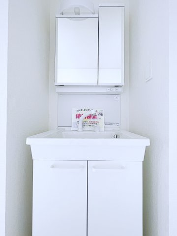 熊谷市上之　AiTOWN　全1邸の独立洗面台|2階にも独立洗面台があり、忙しい朝も快適に過ごせる便利な設計！