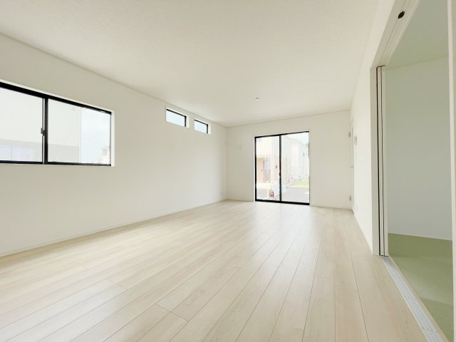 新築戸建・建売　上里町勅使河原第17　Cradle Garden　全7棟の居間・リビング