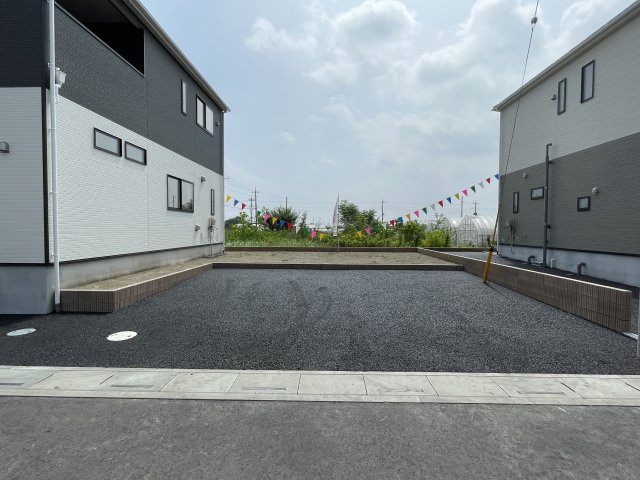 新築戸建・建売　上里町勅使河原第17　Cradle Garden　全7棟の駐車場