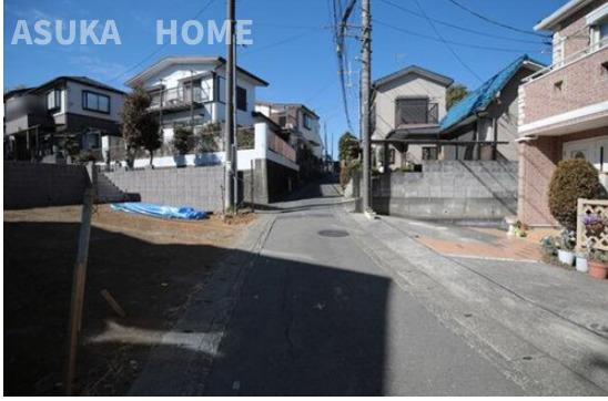 神奈川県横浜市港北区小机町新築戸建の前面道路含む現地写真