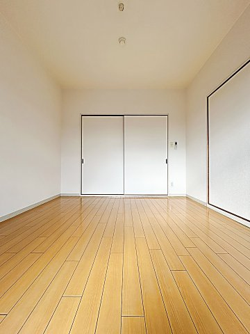 ＮＯＤＡ ＧＵＬＡＮＤＥの洋室|ゆったりした洋室です