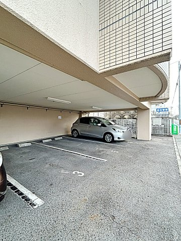 ＮＯＤＡ ＧＵＬＡＮＤＥの駐車場|駐車場があります