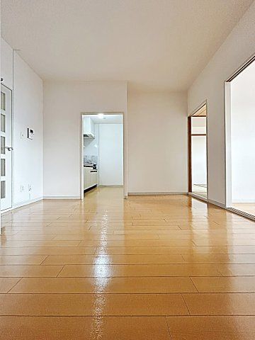 ＮＯＤＡ ＧＵＬＡＮＤＥの居間・リビング|ゆったり過ごせる居間です