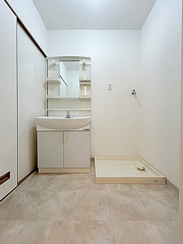 ＮＯＤＡ ＧＵＬＡＮＤＥの洗面所|広い洗面スペース
