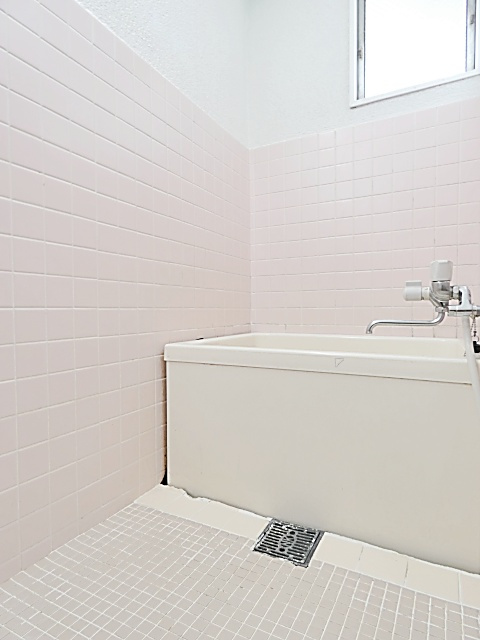 肥後ビルの浴室|コンパクトで使いやすいお風呂です