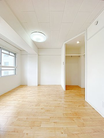 本郷ミユキビルの洋室|広々とした洋室です