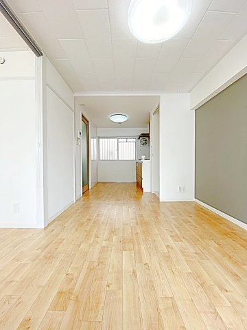 本郷ミユキビルの居間・リビング|おしゃれな居間です