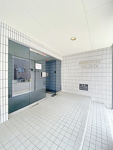 ＭＩＤＯＲＩビルのエントランス|落ち着いたエントランスです