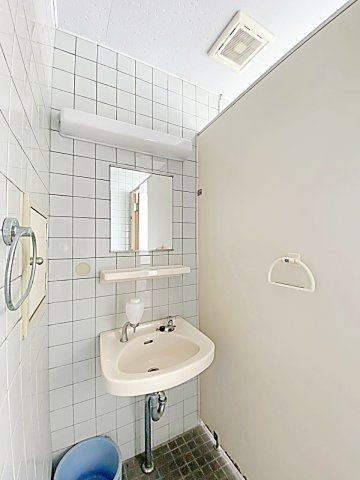 ＭＩＤＯＲＩビルの独立洗面台|独立洗面化粧台が付いています