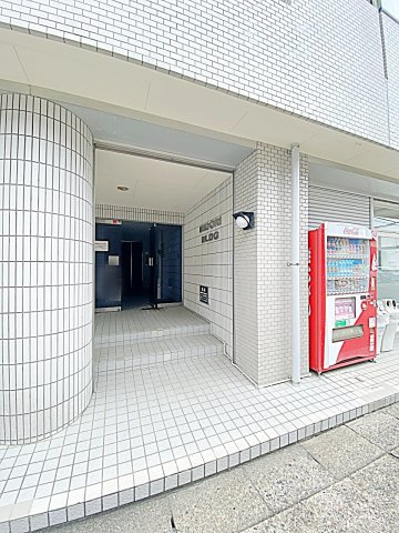 ＭＩＤＯＲＩビルのエントランス|落ち着いたエントランスです