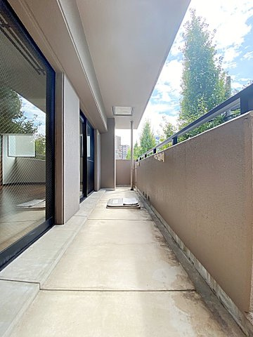 メゾンＳＫのバルコニー|お洗濯にも便利なバルコニー付き