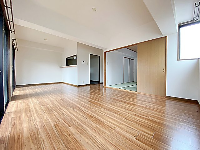 メゾンＳＫの居間・リビング|使いやすいリビングです