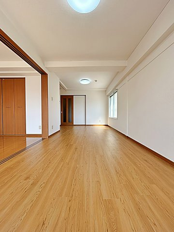 メゾン親名の居間・リビング|ゆったり過ごせる居間です