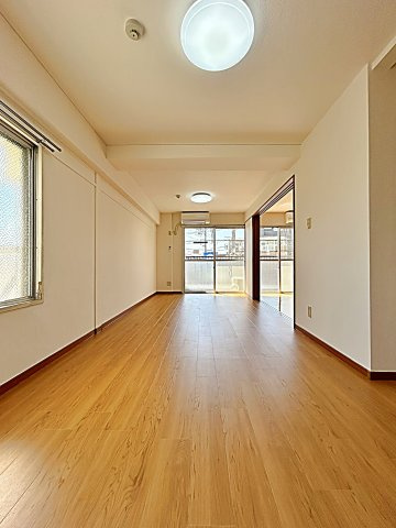 メゾン親名の居間・リビング|使いやすいリビングです