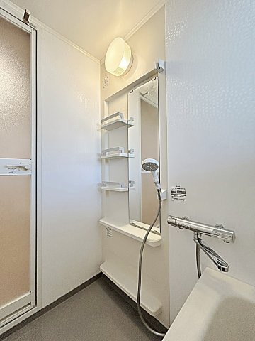 メゾン親名の浴室