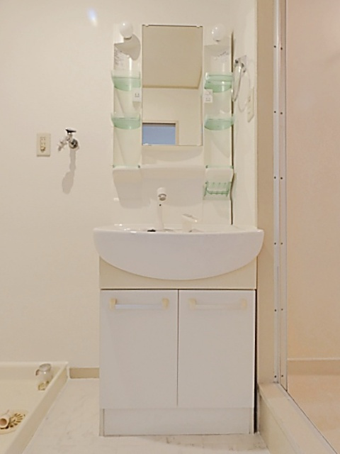 メルローズ２号館の独立洗面台|朝の支度にも助かる、独立の洗髪洗面化粧台