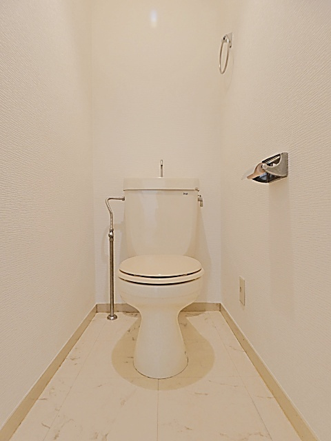 メルローズ２号館のトイレ|ゆったりとした空間のトイレです