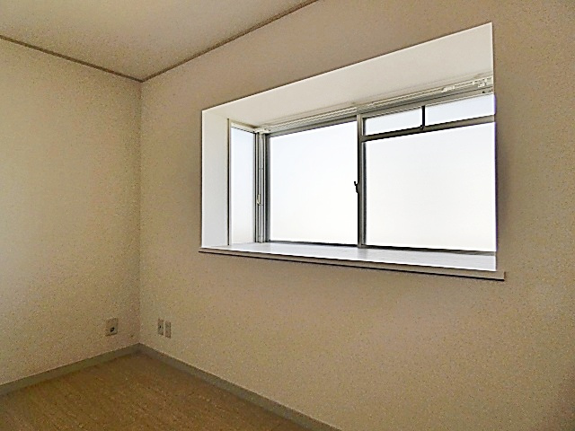 メルローズ２号館の内装|出窓