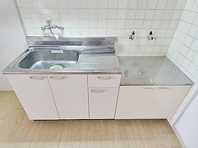 メルローズ２号館のキッチン|お料理しやすいキッチンです