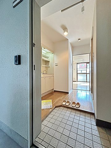 Young　Village2の玄関|きれいな玄関です