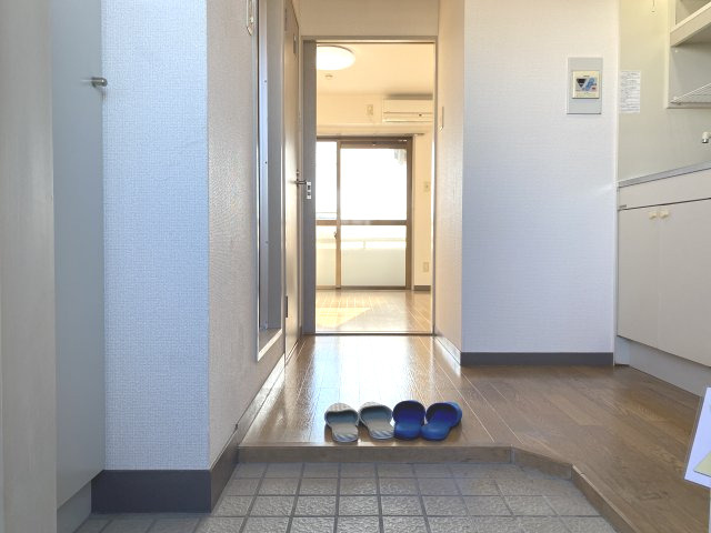 Young　Village2の玄関|ゆったりとした玄関です