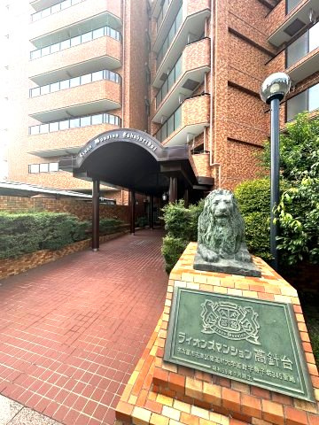 ライオンズマンション高針台のエントランス|建物の内部です