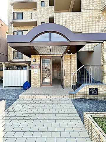 ランドマーク・一社のエントランス|清潔なエントランスです