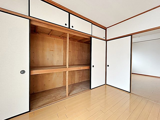 レジデンス栄光の収納|大きなものも収納できそうです