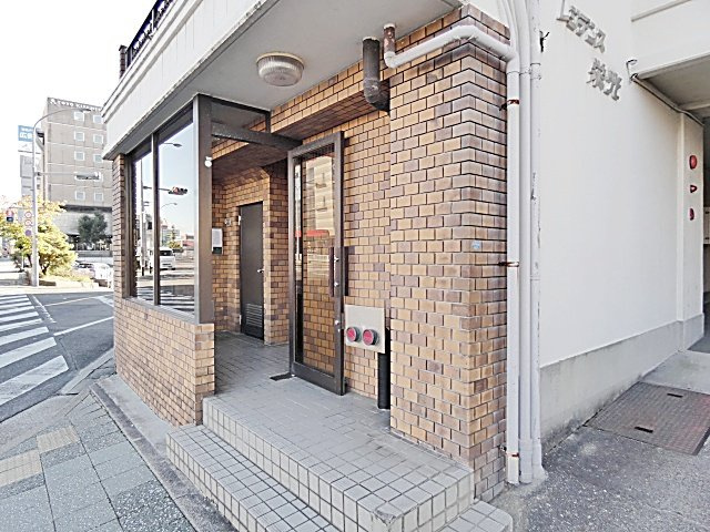 レジデンス栄光のエントランス|ゆとりのあるエントランスです