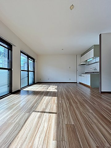 レジデンス社が丘の居間・リビング|使いやすいリビングです