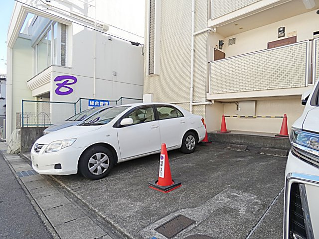 ロイヤルパレスの駐車場|駐車場があります