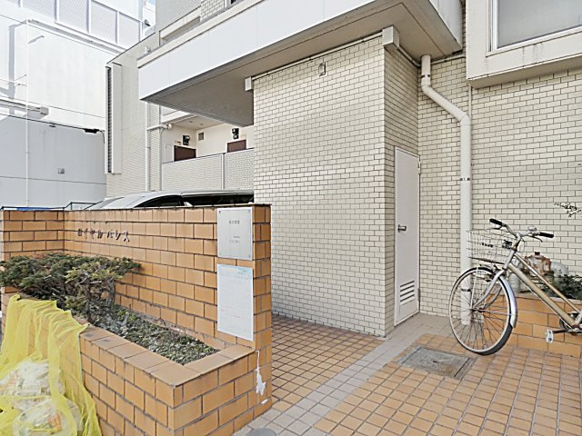 ロイヤルパレスのエントランス|エントランスです