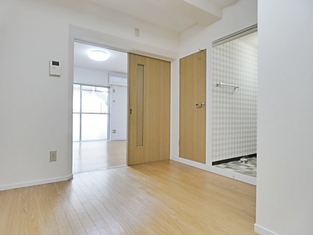 ロイヤルパレスの居間・リビング|使いやすい居間です