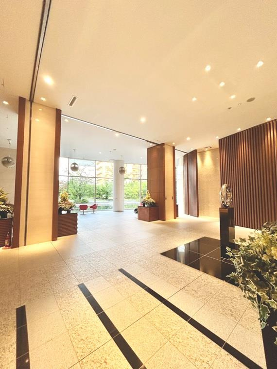 ヴィラス星ヶ丘の森のロビー|落ち着いたロビーです