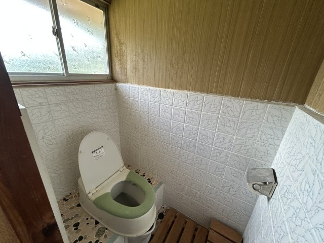 那賀郡那賀町桜谷字東畑中古戸建のトイレ