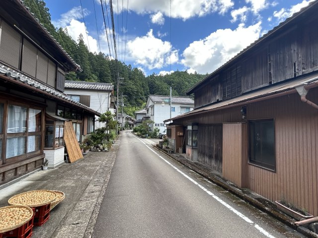 那賀郡那賀町桜谷字東畑中古戸建の前面道路含む現地写真