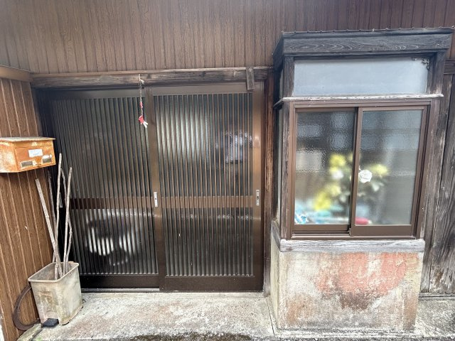 那賀郡那賀町桜谷字東畑中古戸建の玄関