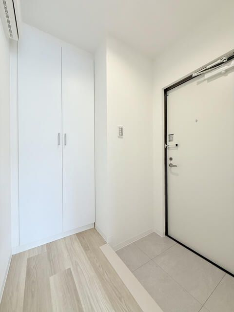 コスモビルの玄関
