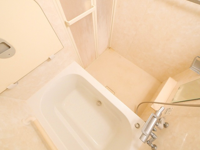 パークヴィレッジ学園前の浴室