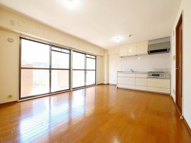 パークヴィレッジ学園前の居間・リビング