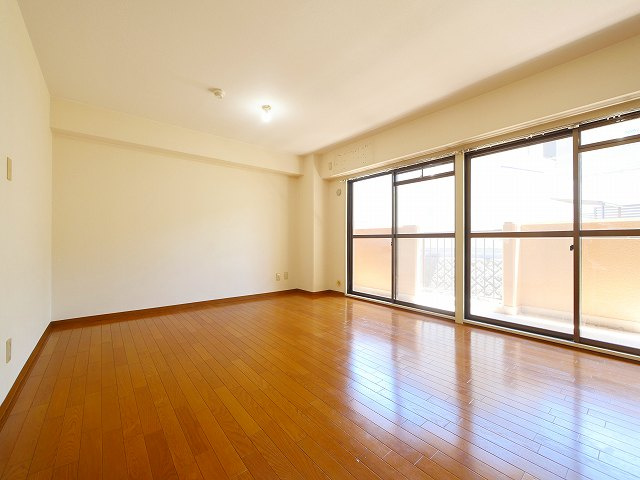 パークヴィレッジ学園前の居間・リビング