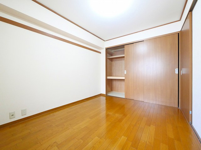 パークヴィレッジ学園前の寝室