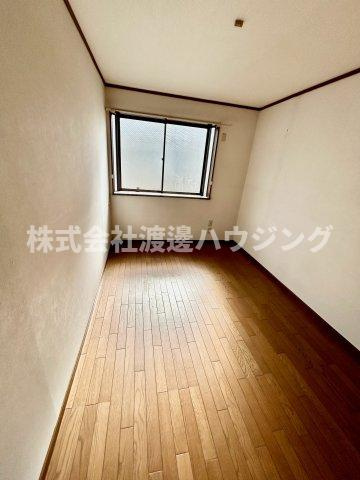 立花町３丁目戸建の洋室